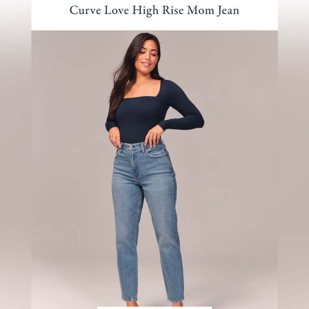 Abercrombie curve love mom high rise Jean in 26L